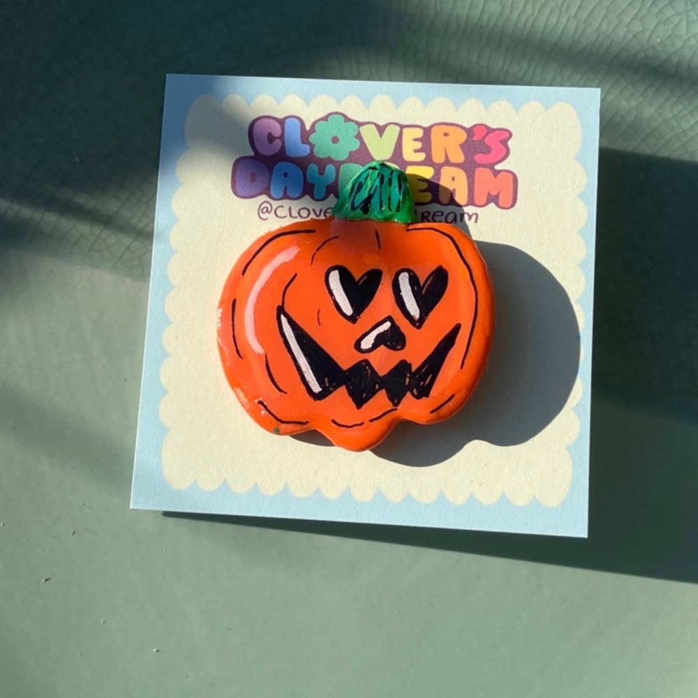 Heart Eyes Jack-O-Lantern pin | Spooky Season | Cute Halloween Pumpkin